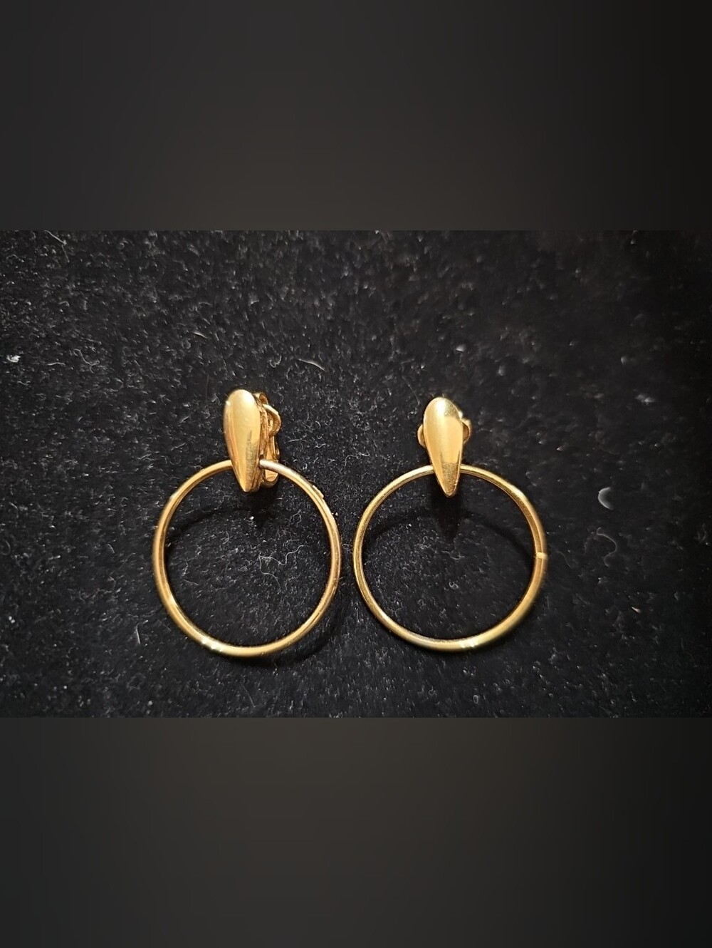 Vtg Signed Crown Trifari Gold Tone Teardrop Door Knocker Hoop Clip Earrings